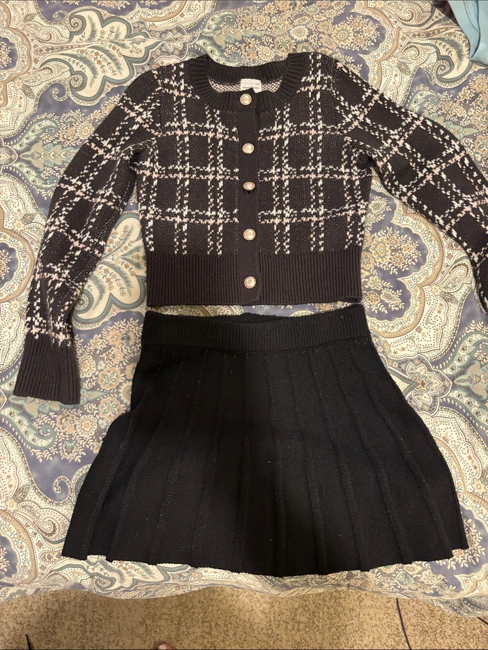 abercrombie kids Black & Cream Plaid Cropped Sweater with Black Pleated Skirt